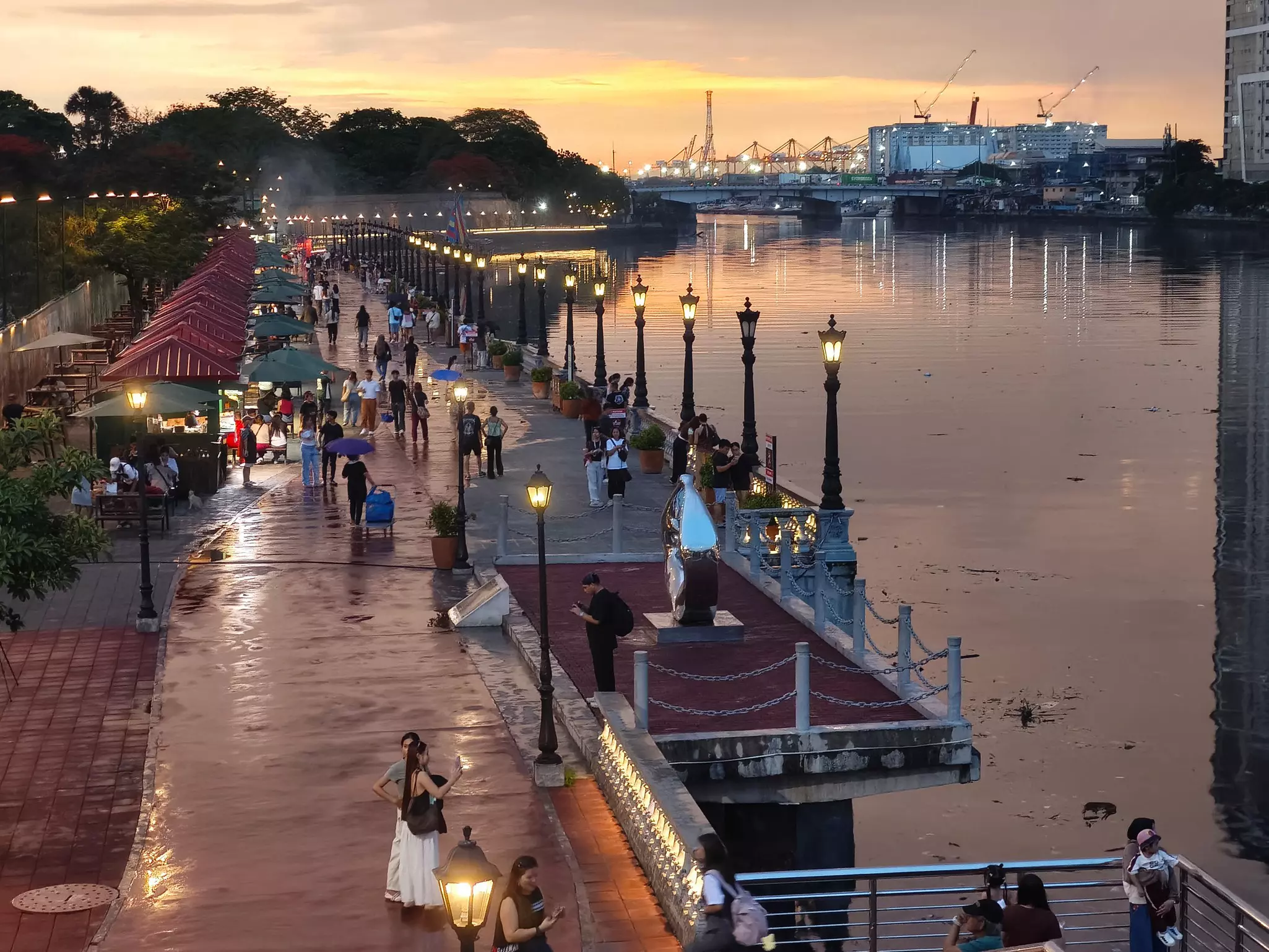 Tecno Partnerships V1
Sunset at the Pasig River Esplanade in Manila, Philippines. 
Jilson Tiu for Lonely Planet