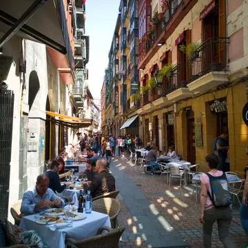 From must-see art and architecture to historic streets and big views, read on for the best of Bilbao. leonardo2011 / Shutterstock