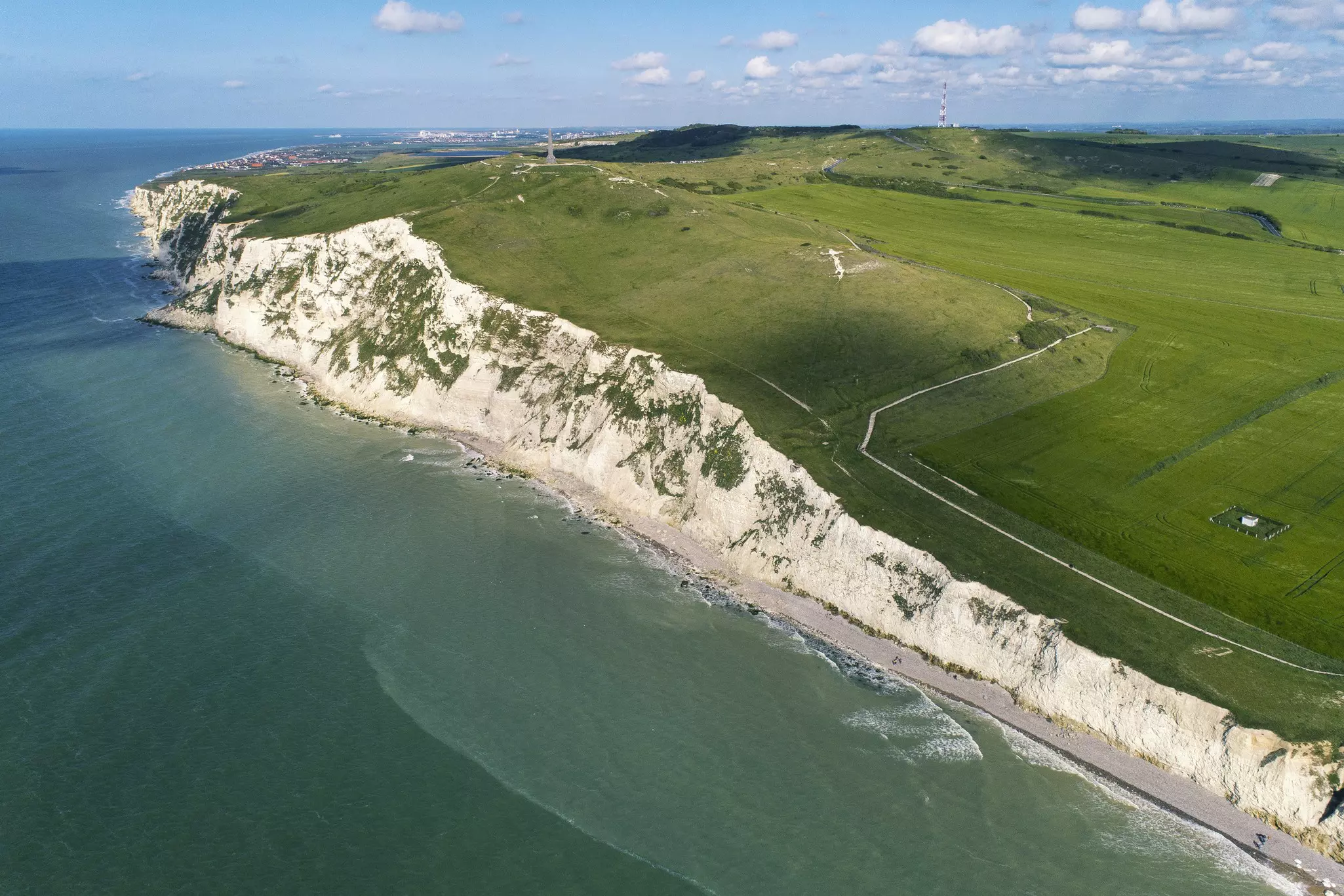 The chalky cliffs of Cap Blanc-Nez plunge to the English Channel © Philippe Turpin / Getty Images