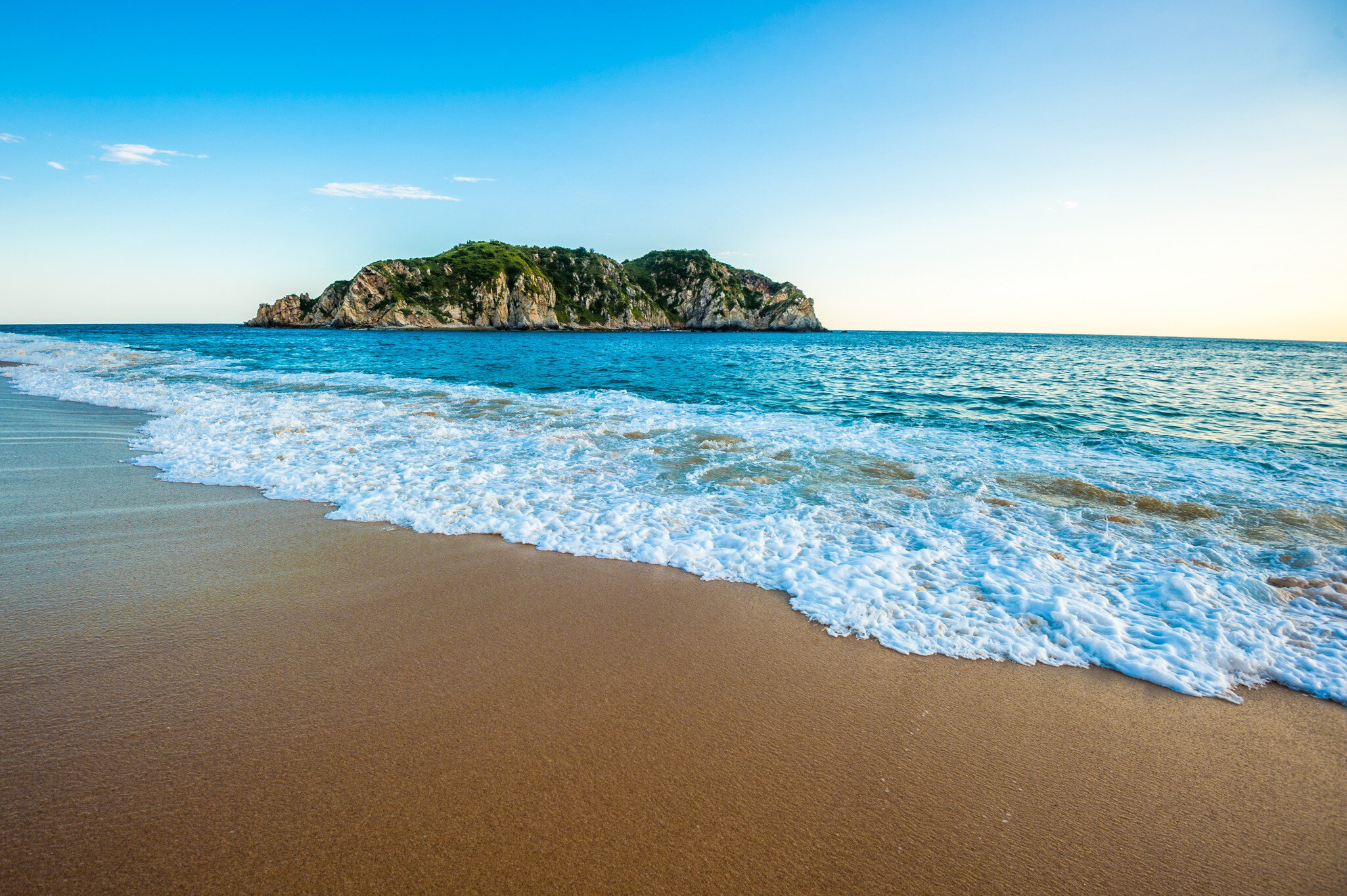 Cacaluta beach in Huatulko, Oaxaca, Mexico