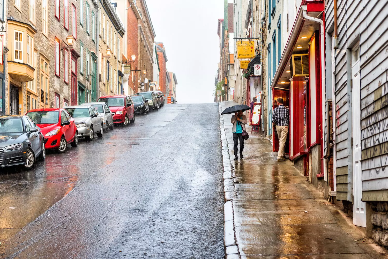 With its steep, narrow streets and wandering pedestrians, Old Québec can pose a challenge when you’re looking for parking. Nearby garages are a surer bet © Andriy Blokhin / Shutterstock