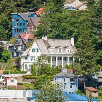View of the historic official Governors Mansion on Calhoun avenue in Juneau Alaska, License Type: media, Download Time: 2026-07-17T20:01:50.000Z, User: LP_NZhan, Editorial: false, purchase_order: 65050 - Digital Destinations and Articles, job: App Content, client: Lonely Planet, other: Nadine Zhan 