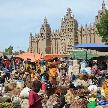 DJENNE, MALI, AFRICA - SEPTEMBER, 5, 2011 Djenne market crowd.