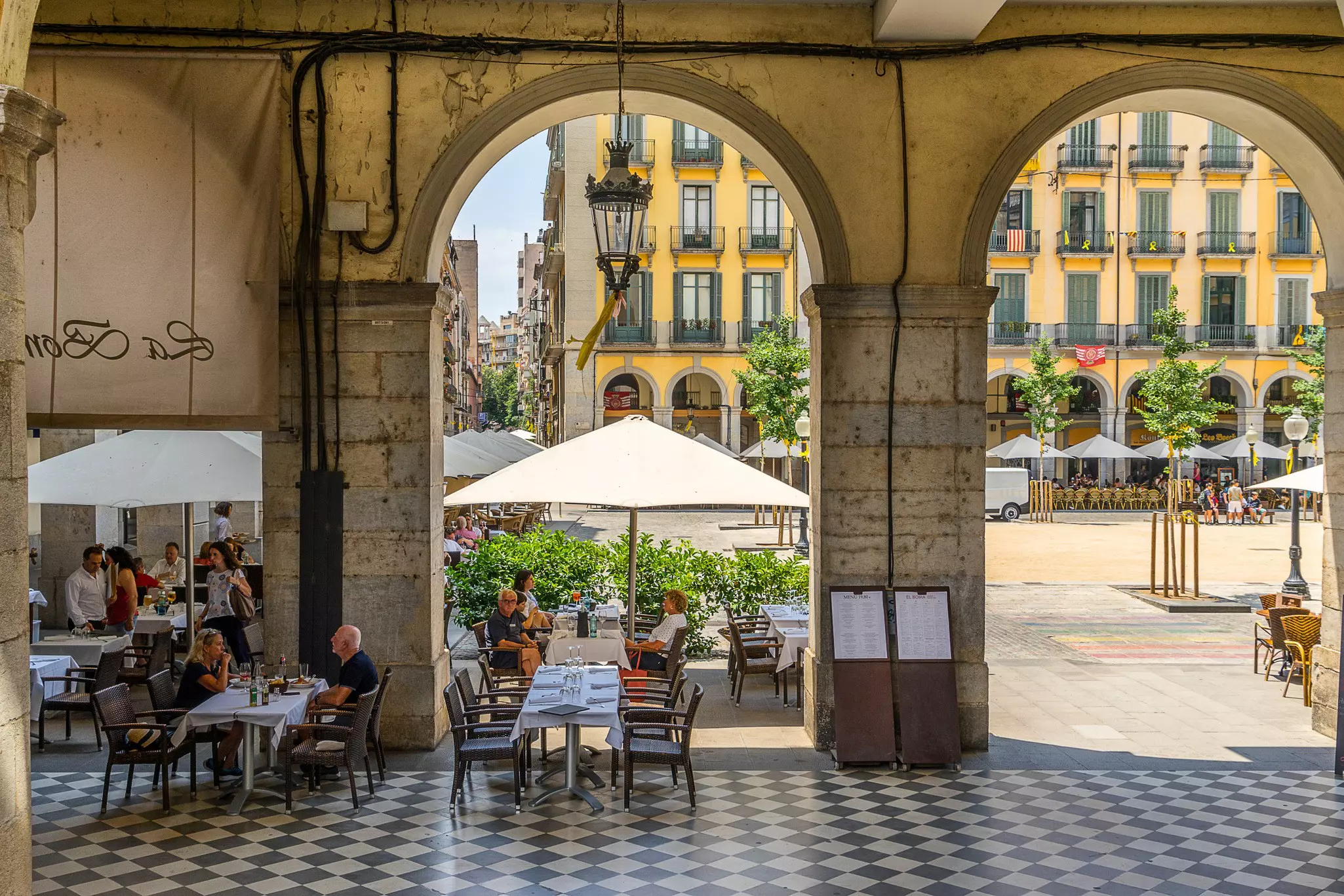 Diners in Girona, in the heart of Catalonia. Gordon Bell/Shutterstock