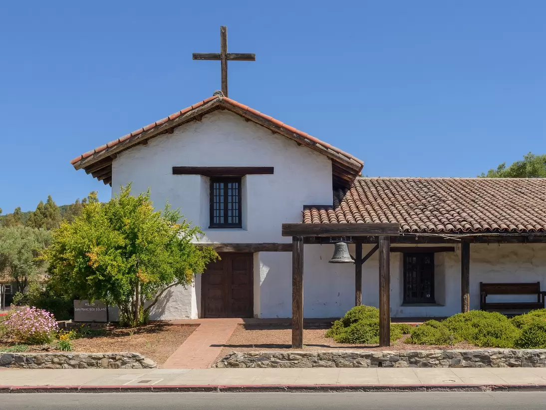 SONOMA, CALIFORNIA - JULY 25: Exterior of the Mission San Francisco Solano on Spain Street on July 25, 2016 in Sonoma, California, License Type: media, Download Time: 2025-08-28T14:33:48.000Z, User: catalinaaragon, Editorial: true, purchase_order: 56530 - Guidebooks, job: Global Publishing WIP, client: Western USA 7, other: CA