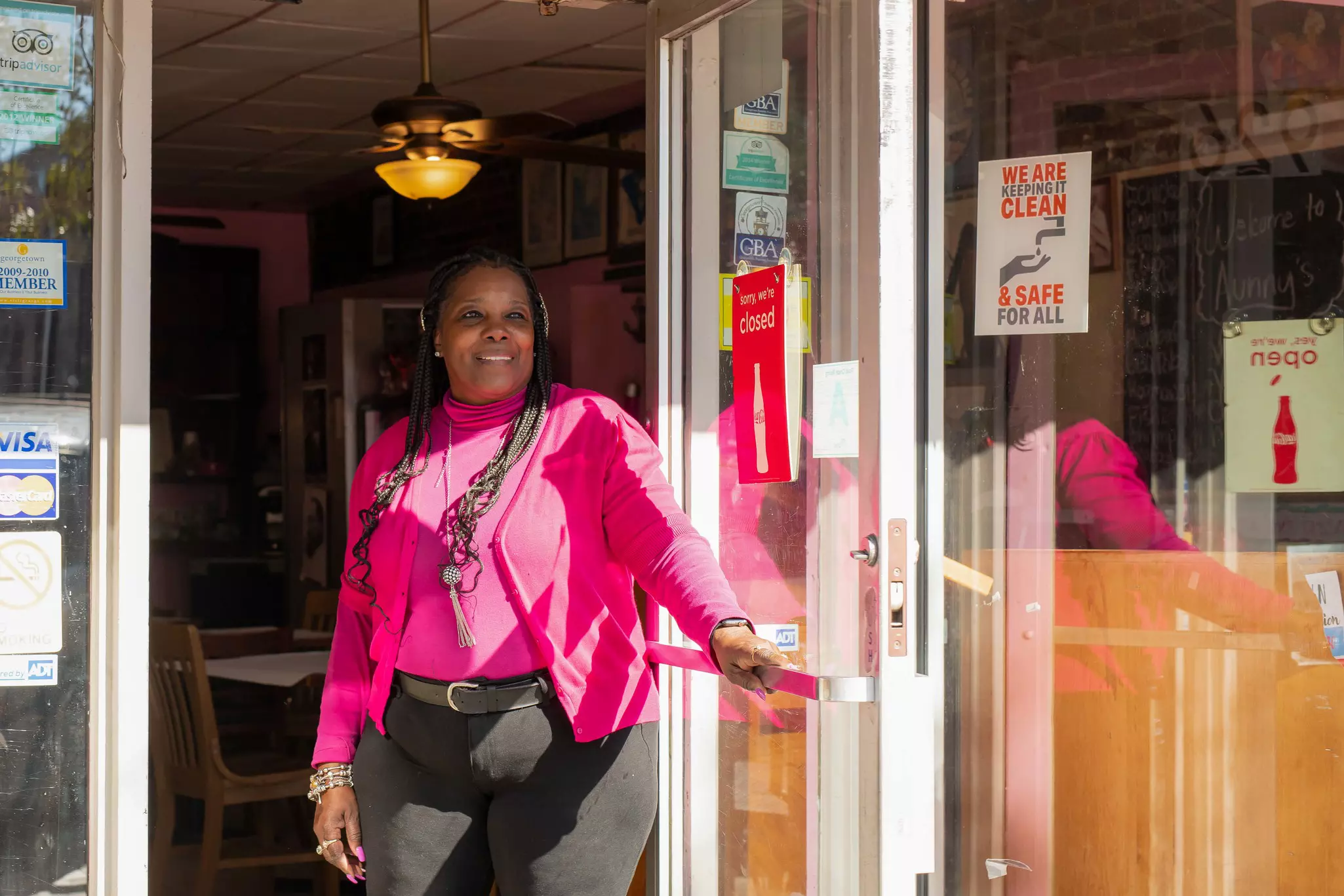 Andrea Johnson opens Aunny's Country Kitchen – a Georgetown, SC, staple for country homestyle meals © Michele Coleman/Lonely Planet