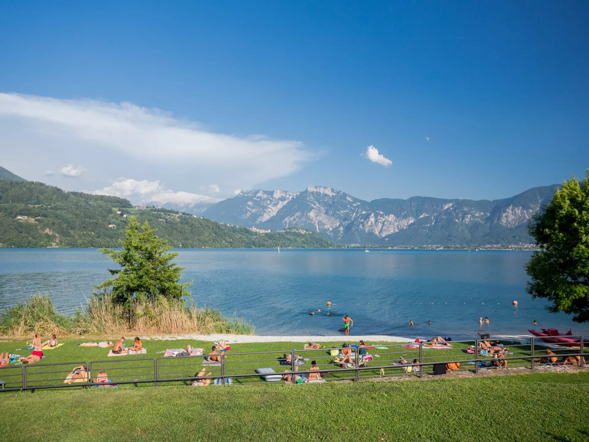 The beach at Lake Caldonazzo, Italy. Florian Augustin/Shutterstock