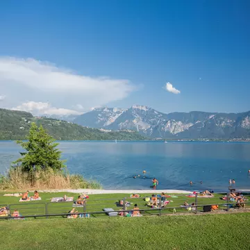 The beach at Lake Caldonazzo, Italy. Florian Augustin/Shutterstock