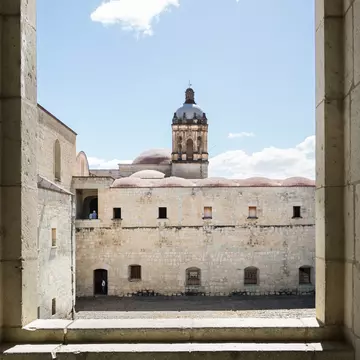 View of the inner courtyard of the Museum of Cultures of Oaxaca, located in the Templo de Santo Domingo de Guzmán in Oaxaca City.