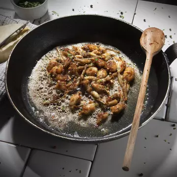 22. Cuisses de grenouilles (frog legs) at Café des négociants.jpg