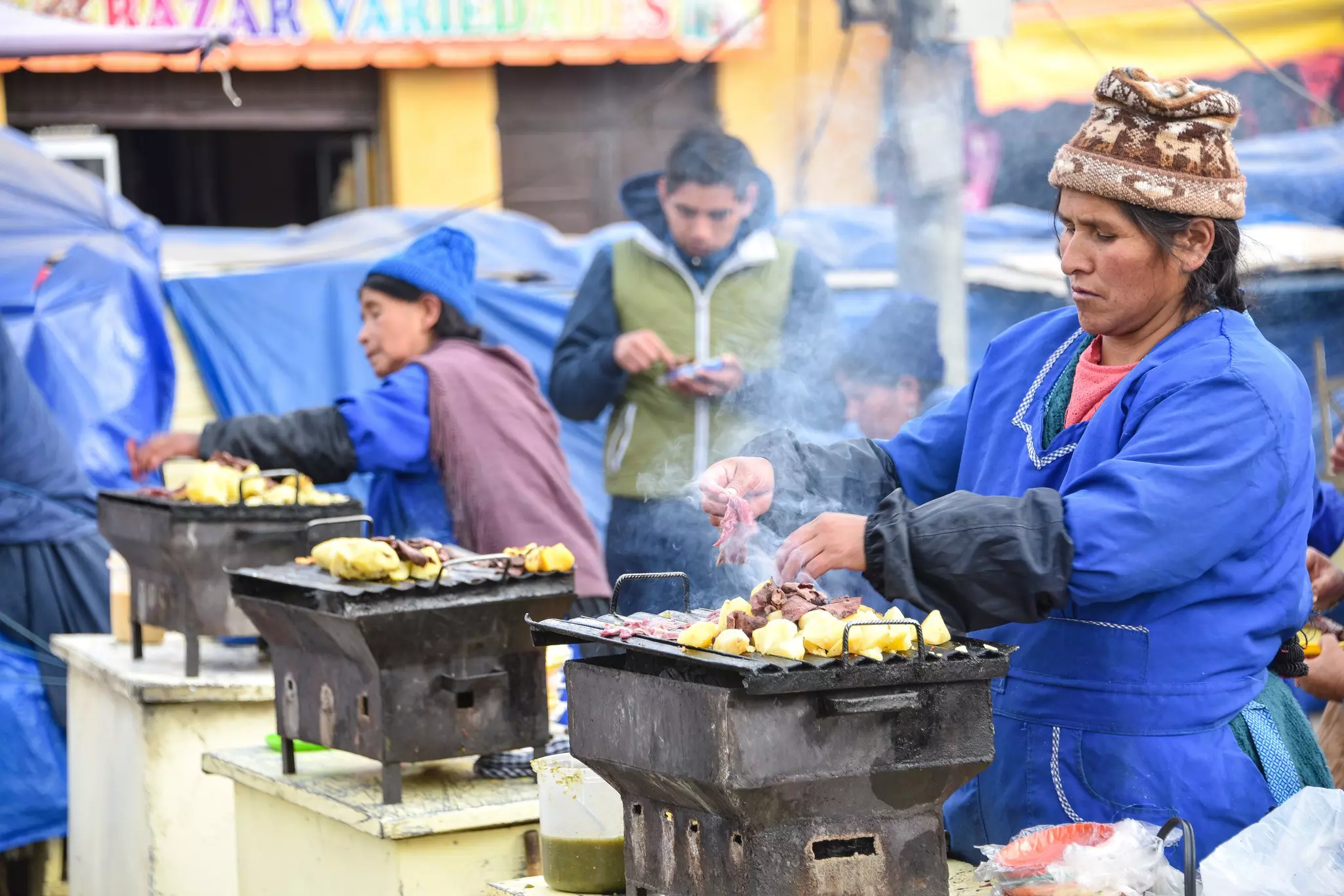 To save on meals in Bolivia, feast on the country's delicious street food © marktucan / Shutterstock