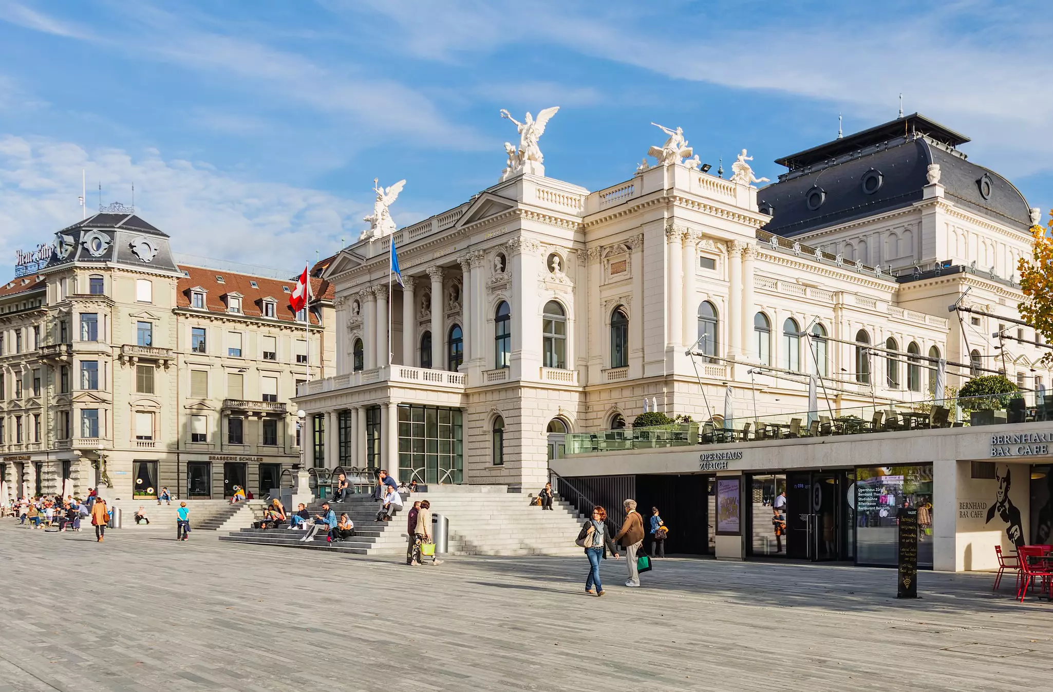 Head to the Seefeld quarter from the Zurich Opera House on Sechselautenplatz © Denis Linine / Shutterstock