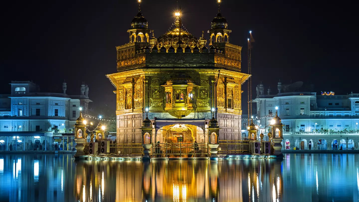 The resplendent Golden Temple stands in the midst of the Amrit Sarovar ©Jagjit Singh/500px