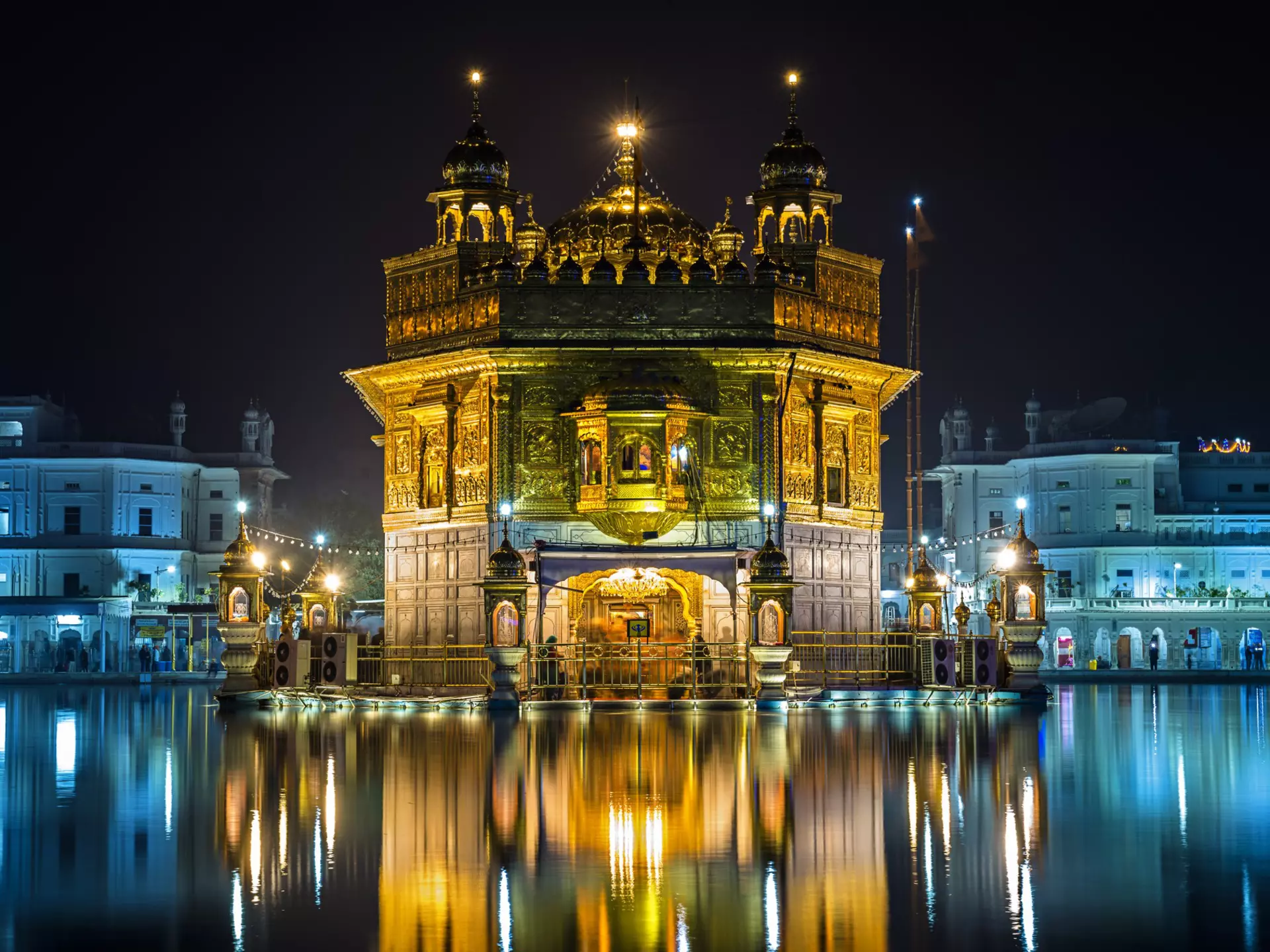 The resplendent Golden Temple stands in the midst of the Amrit Sarovar ©Jagjit Singh/500px