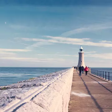 Tynemouth Pier and Lighthouse, northeast England. Laura Donothey/Shutterstock