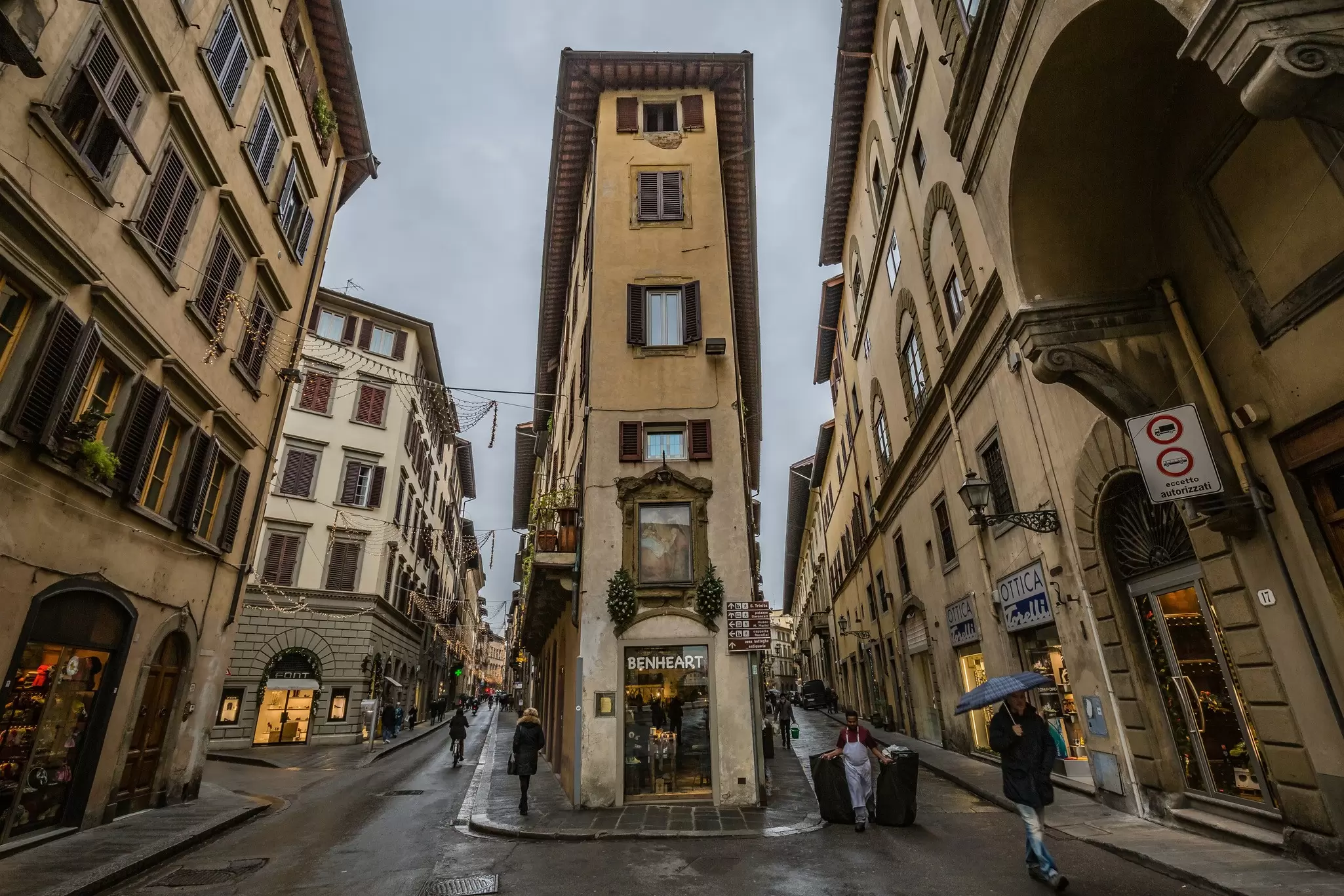 The narrow streets of the Florence's historic center. John Silver/Shutterstock