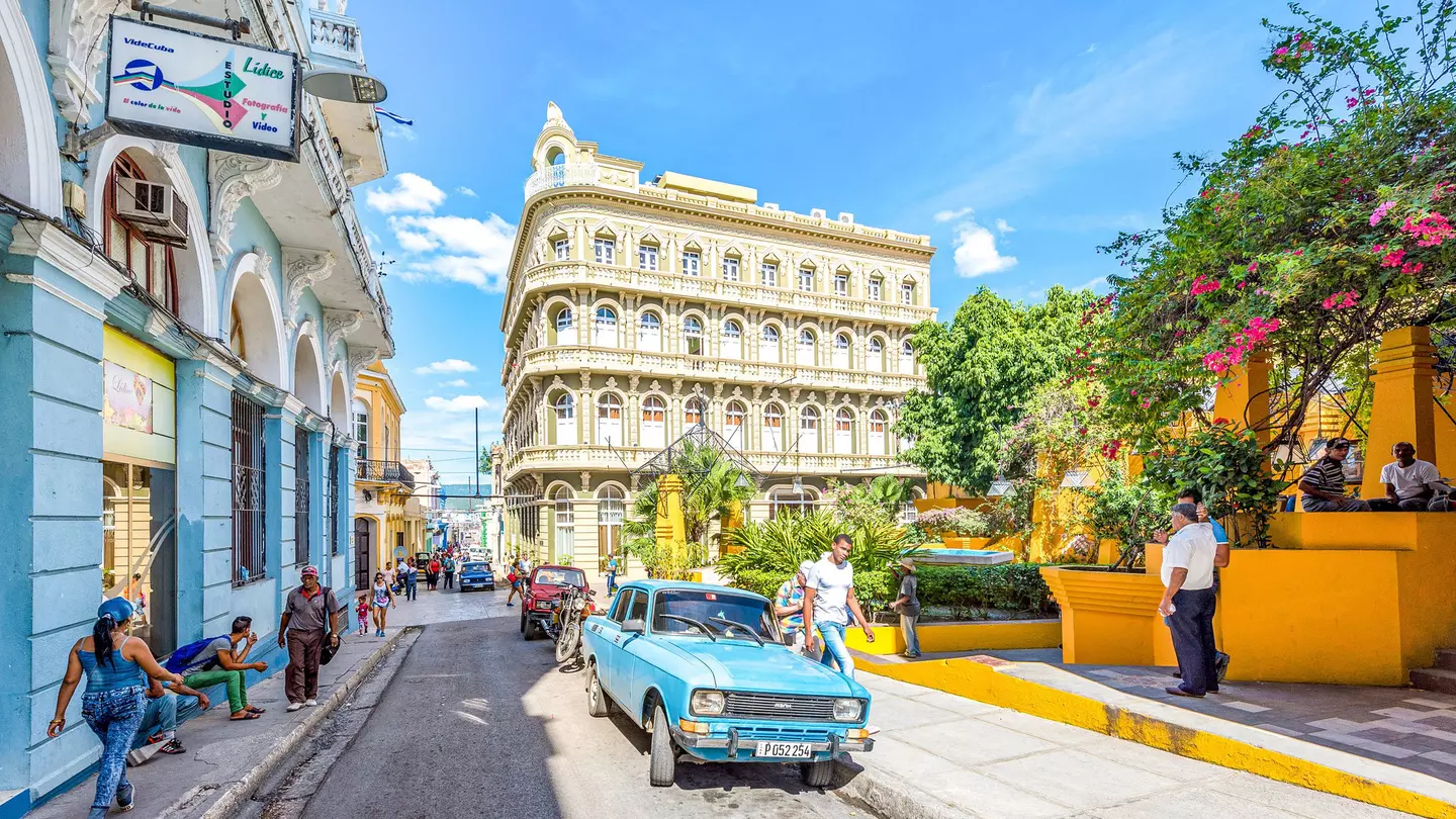 The exterior of Hotel Encanto Imperial on Las Enramadas promenade