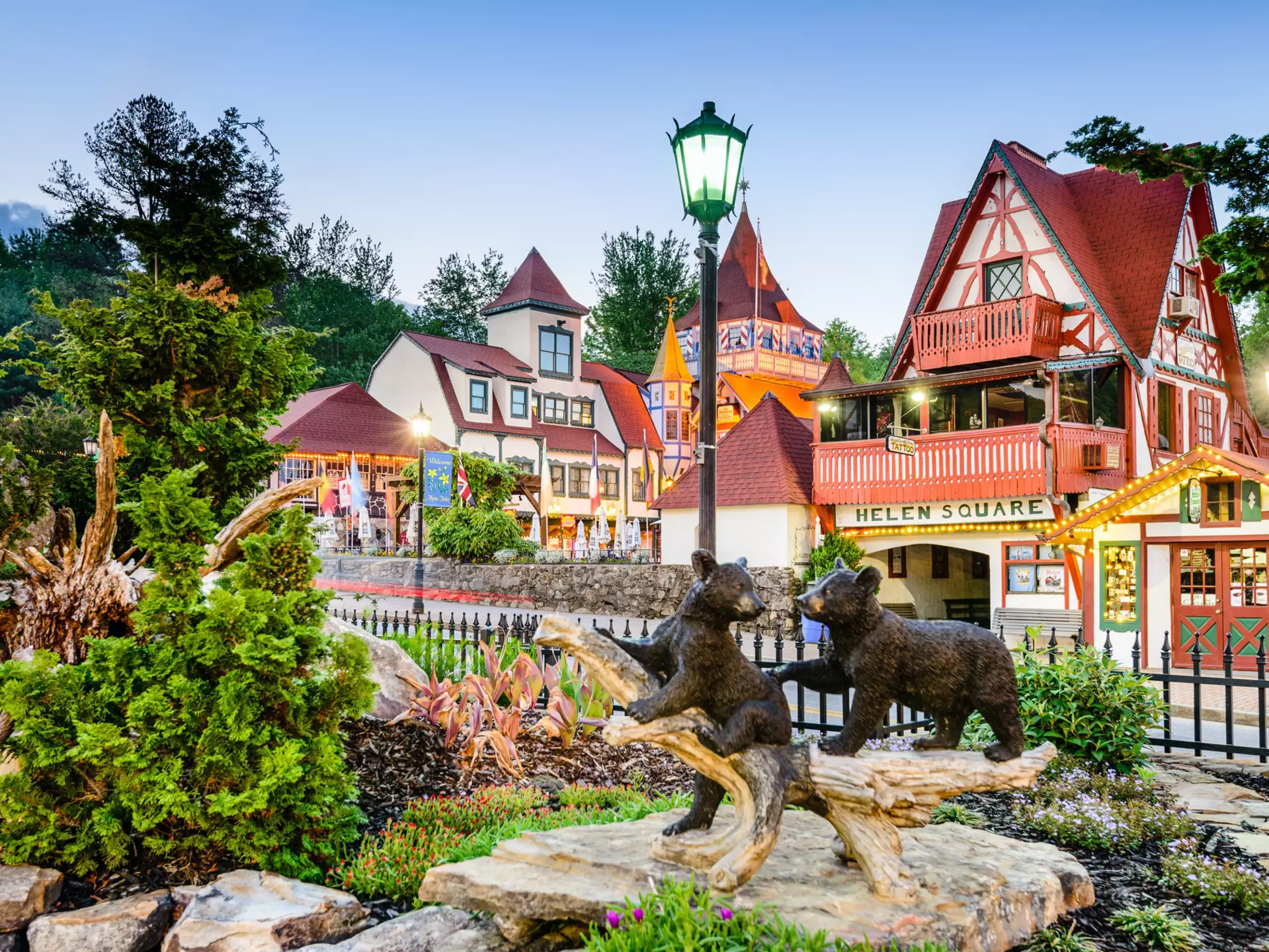 Day trips from Atlanta yield fun surprises – like Bavarian-influenced Helen, Georgia © Sean Pavone / Shutterstock