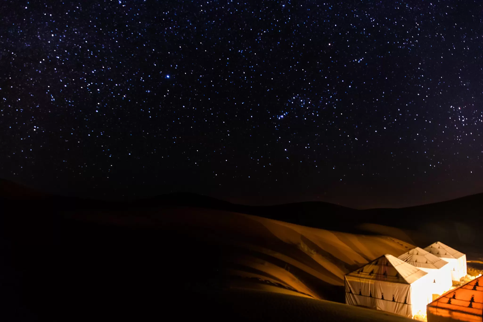 Nights in the Sahara are usually clear and starry. Jianwei Zhu / Shutterstock
