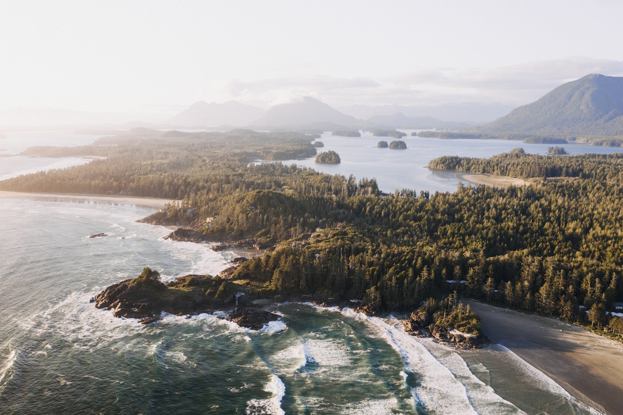 The beautiful scenery of a Pacific Rim National Park Reserve in Bamfield, Canada, License Type: media, Download Time: 2025-06-12T15:21:48.000Z, User: LP_BAntunes, Editorial: false, purchase_order: 56500 - T&R or Kids, job: T&R, client: Epic Hikes of the Americas, other: Beatriz Antunes