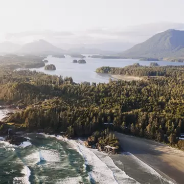 The beautiful scenery of a Pacific Rim National Park Reserve in Bamfield, Canada, License Type: media, Download Time: 2025-06-12T15:21:48.000Z, User: LP_BAntunes, Editorial: false, purchase_order: 56500 - T&R or Kids, job: T&R, client: Epic Hikes of the Americas, other: Beatriz Antunes