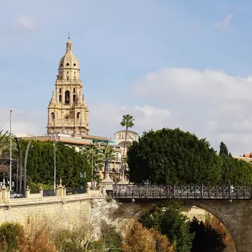 Embankment of Segura river and old bridge 'Viejo de los Peligros'. Murcia, Spain