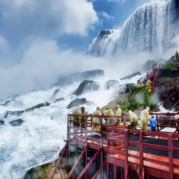 Visitors at Niagara falls