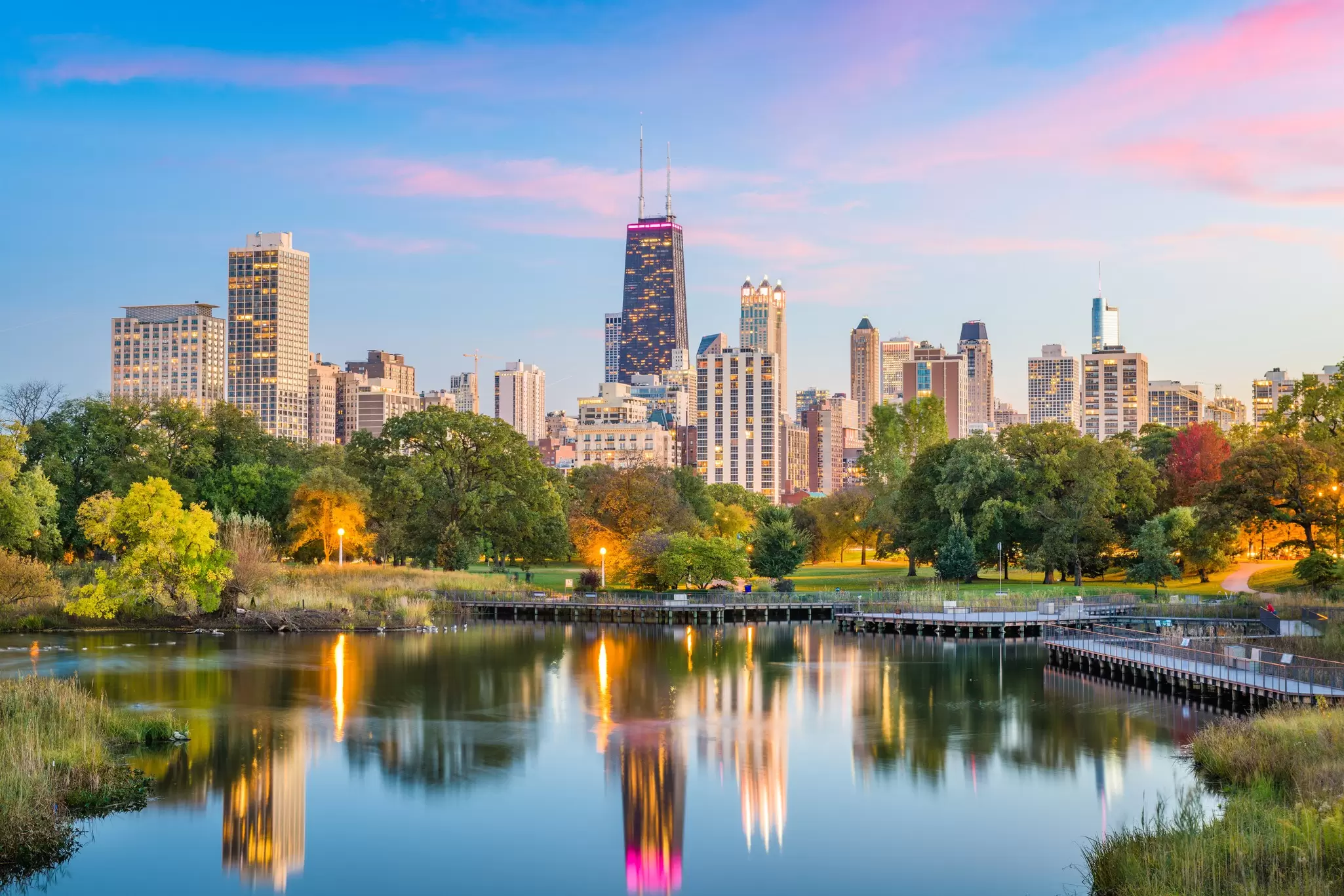 Lincoln Park and Old Town are two of Chicago's most intriguing neighborhoods. Sean Pavone/Shutterstock