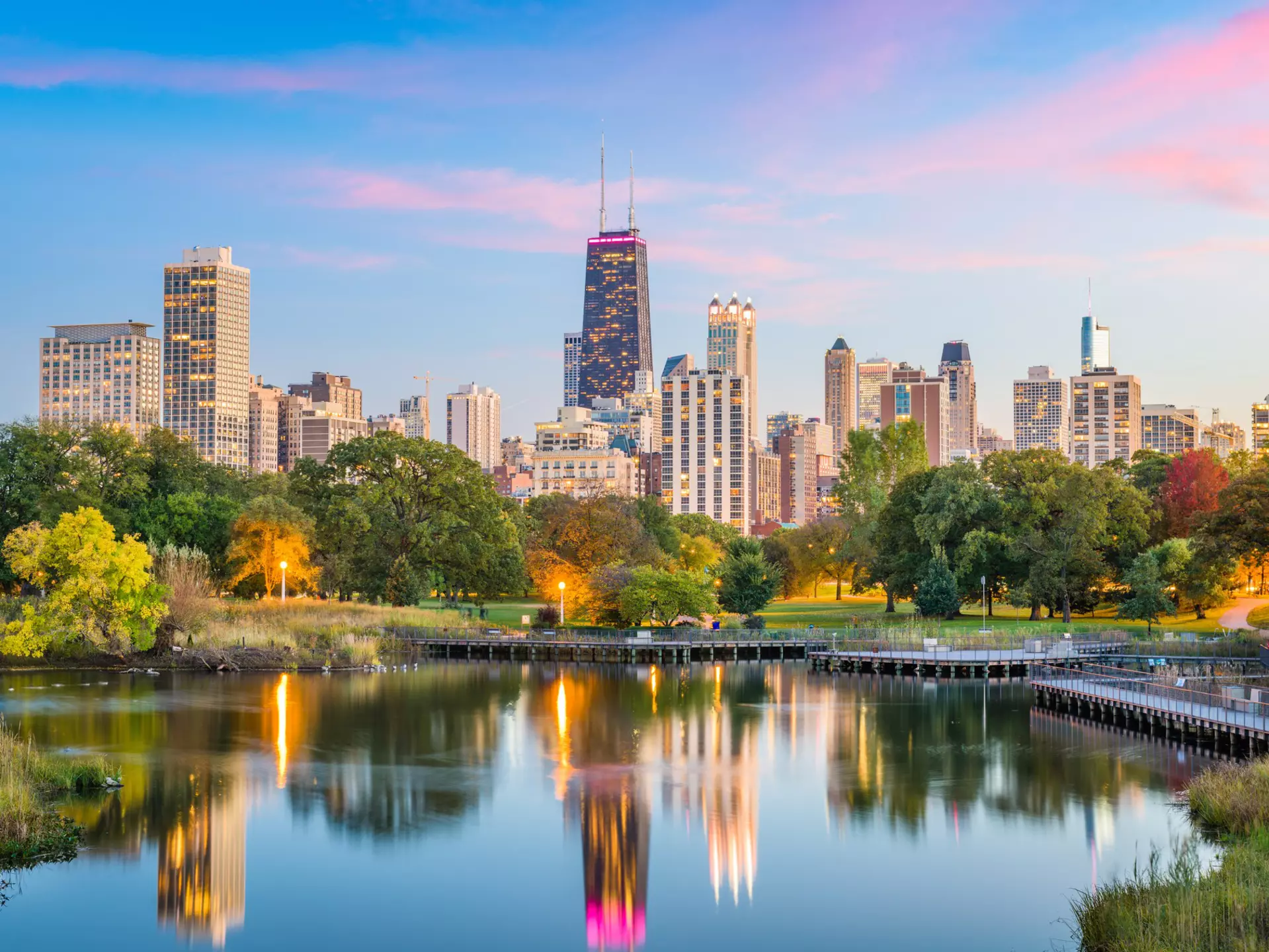 Lincoln Park and Old Town are two of Chicago's most intriguing neighborhoods. Sean Pavone/Shutterstock