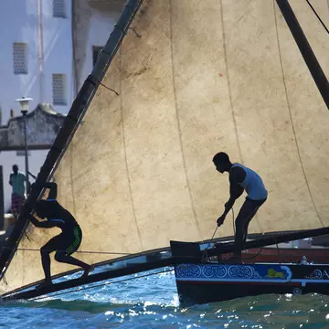 Arsenal dhow passing Lamu jetty during race at Maulidi Festival.
Lonely Planet Traveller Magazine, Issue 43