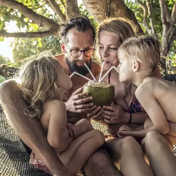 Traveling with a family isn’t easy on the wallet. Here are some ways to make it sting less © David Trood / Getty Images