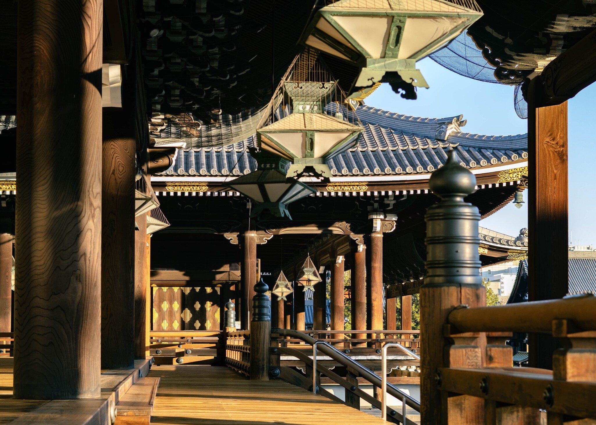 Kyoto, Japan. December 1st, 2025: The Higashi Hongan-ji Temple during sunrise. , License Type: media, Download Time: 2026-05-22T17:02:01.000Z, User: LP_NZhan, Editorial: true, purchase_order: 65050 - Digital Destinations and Articles, job: App Content, client: Lonely Planet App, other: Nadine Zhan
