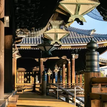 Kyoto, Japan. December 1st, 2025: The Higashi Hongan-ji Temple during sunrise. , License Type: media, Download Time: 2026-05-22T17:02:01.000Z, User: LP_NZhan, Editorial: true, purchase_order: 65050 - Digital Destinations and Articles, job: App Content, client: Lonely Planet App, other: Nadine Zhan