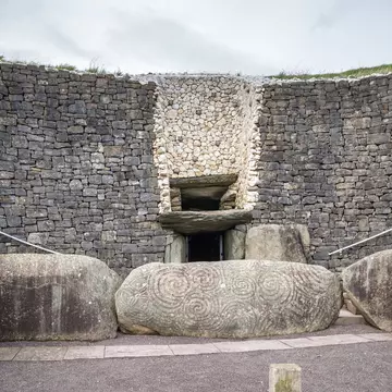 Newgrange, Ireland - 03.29.2023: Archaeological site in eastern Ireland. Traces of human presence from prehistoric times to the Middle Ages. Neolithic gallery tombs from the 3rd millennium BC., License Type: media, Download Time: 2025-12-04T16:08:08.000Z, User: nic.dhoedt_lonelyplanet, Editorial: true, purchase_order: 56530 - Guidebooks, job: Global Publishing WIP , client: Lonely Planet Ireland 17, other: Nicolas D'Hoedt