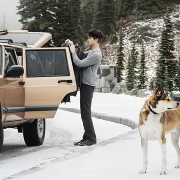 Step on the gas and explore the mountains, forests and scablands of Washington State © Cavan Images / Getty Images