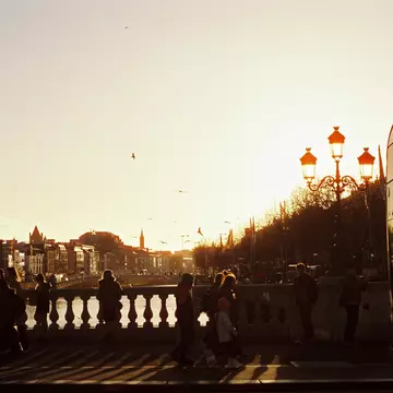 O’Connell Bridge, looking toward the spires of Christ Church Cathedral and the Ha’penny Bridge. Trà My Nguyen Hoang 