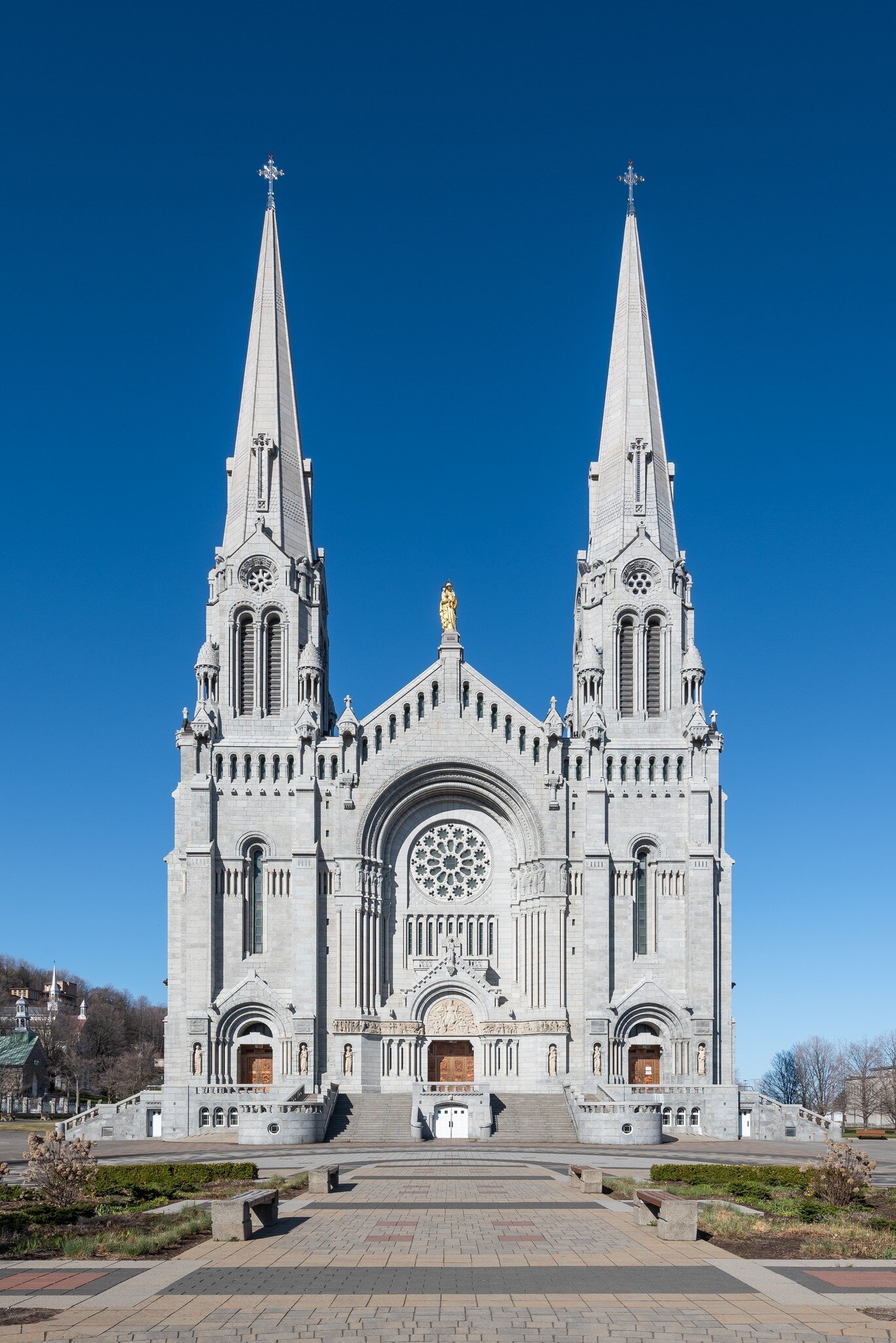 The Basilica dedicated to St Anne at Sainte-Anne-de-Beaupre, Quebec, Canada., License Type: media, Download Time: 2026-09-16T20:18:31.000Z, User: LP_NZhan, Editorial: false, purchase_order: 65050 - Digital Destinations and Articles, job: App Content, client: Lonely Planet App, other: Nadine Zhan 