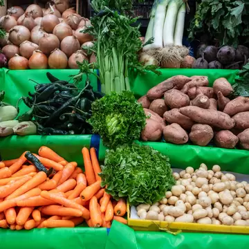 GettyImages-2188424233.jpg
Produce in Medellín Mercado.