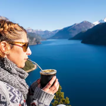 Here's how to prepare and serve mate in Argentina © buenaventura / Shutterstock