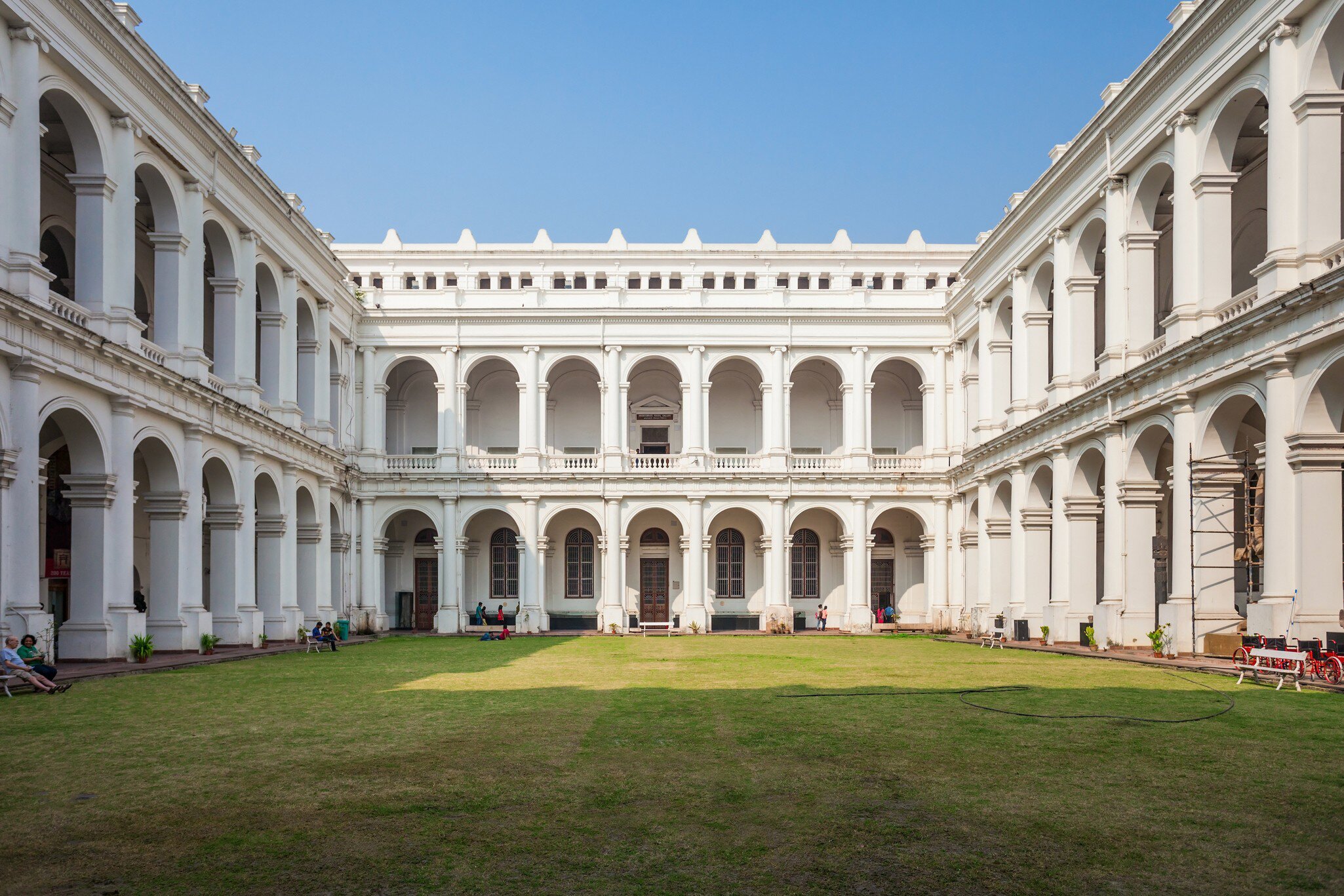 Exterior of The Indian Museum, the largest and oldest museum in India and has rare collections of antiques, armour and ornaments, fossils and Mughal paintings. Kolkata, West Bengal, India.