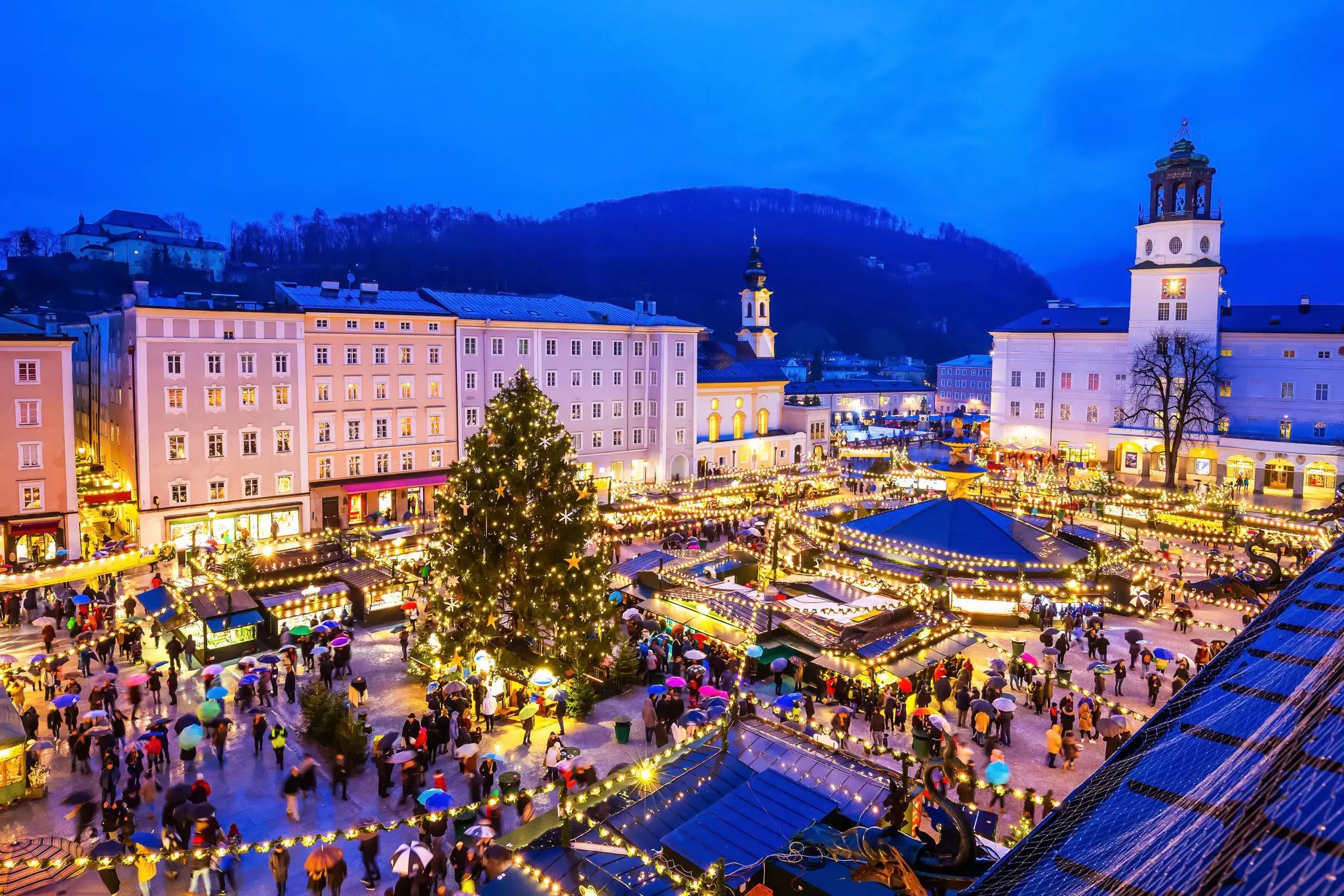 Salzburg positively twinkles at Christmastime © Getty Images / iStockphoto