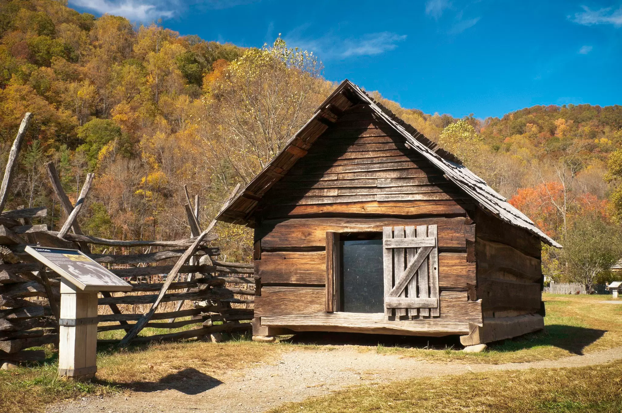 Barn, Oconaluftee, Great Smoky Mountain National Park, North Carolina, USA
