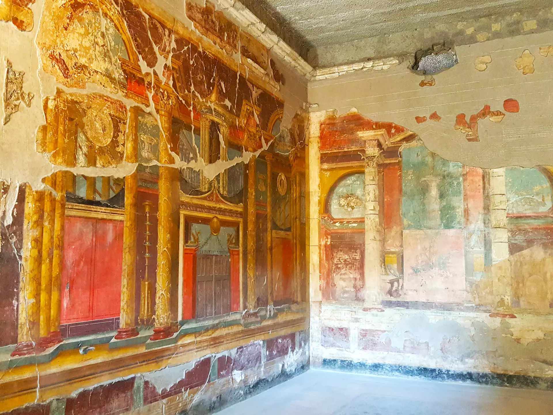 Oplontis Torre Annunziata Italy - Feb 2019Fresco of Poppea's Villa Ruins, License Type: media, Download Time: 2025-06-10T00:41:43.000Z, User: krista950237, Editorial: true, purchase_order: 56500 - T&R or Kids, job: Global Publishing WIP, client: Lonely Planet Kids Italy Book, other: Krista Rossow