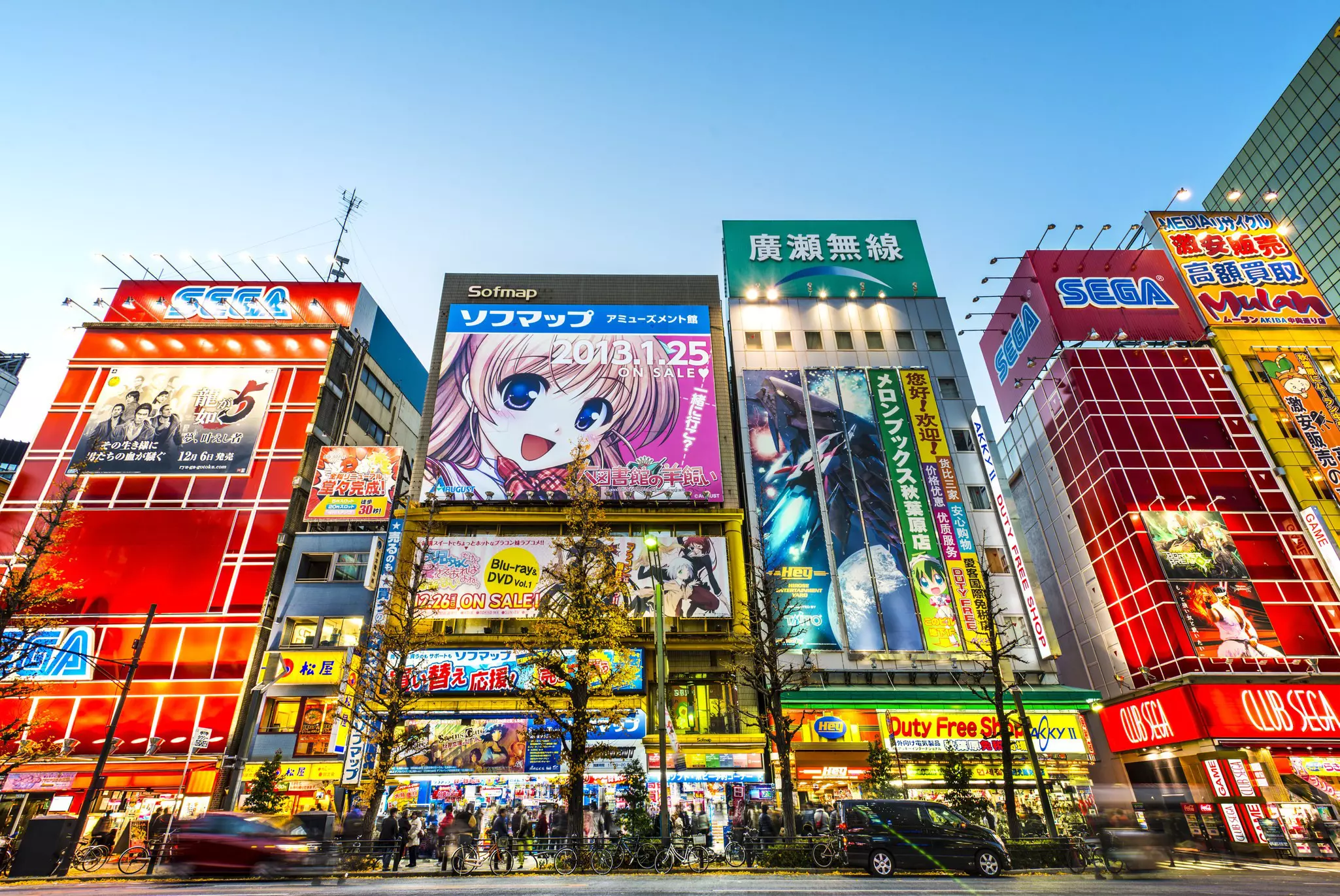 The bright blaze of the Akihabara district with computer and anime stars ©Sean Pavone/Shutterstock