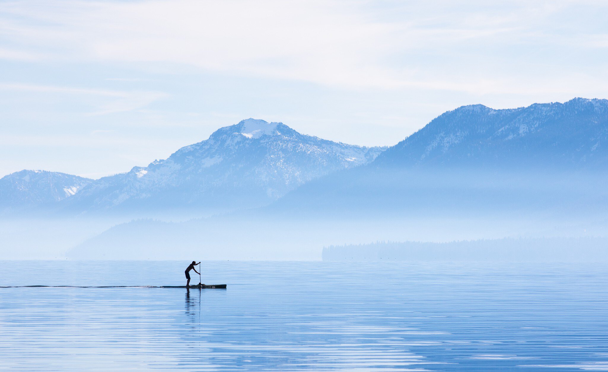 The beauty of Lake Tahoe makes it a top place to visit in California © hale irwin / Getty Images