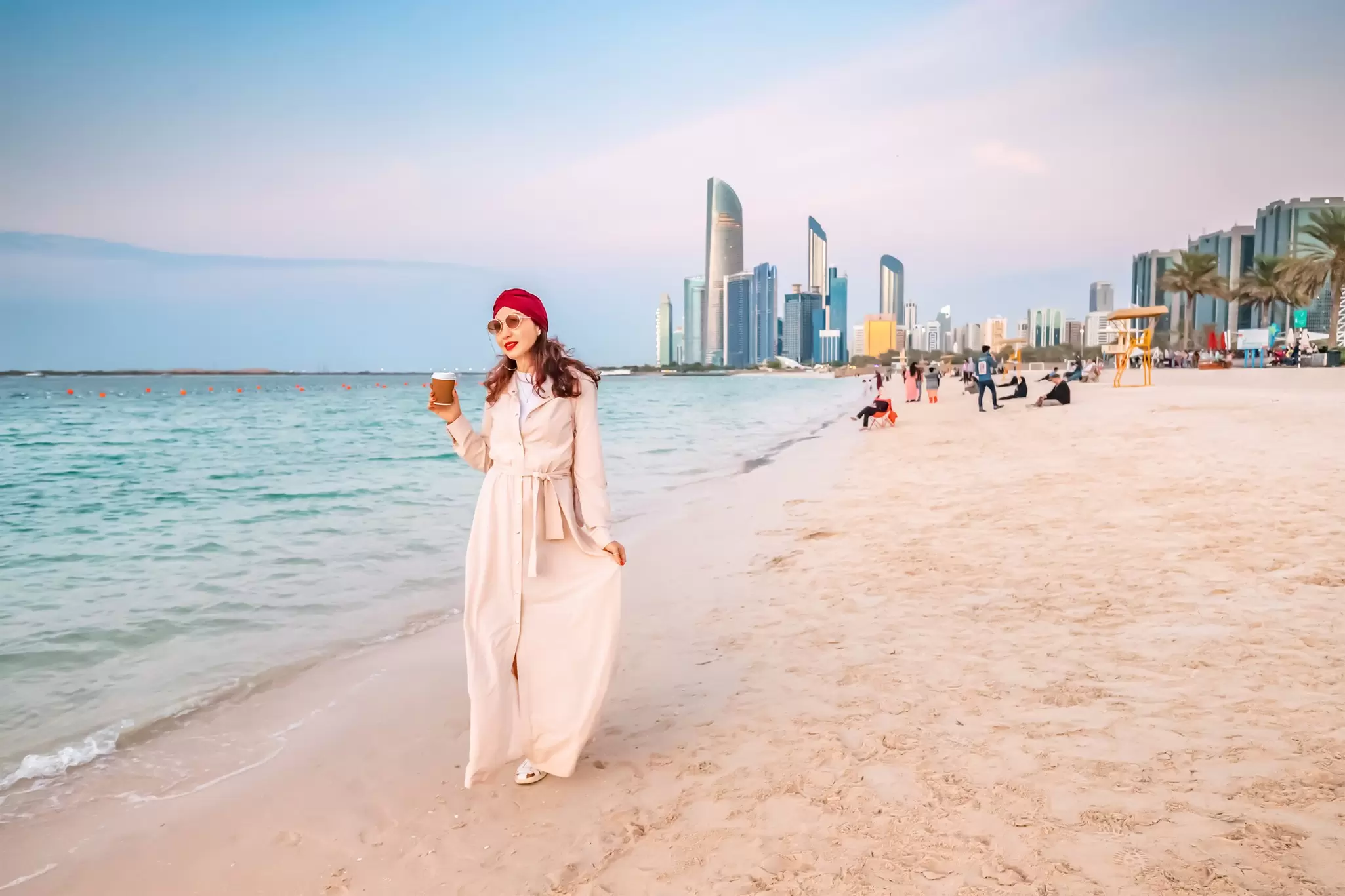 For beaches, culture, shopping and theme parks here are the best neighborhoods to explore in Abu Dhabi © frantic00 / Getty Images