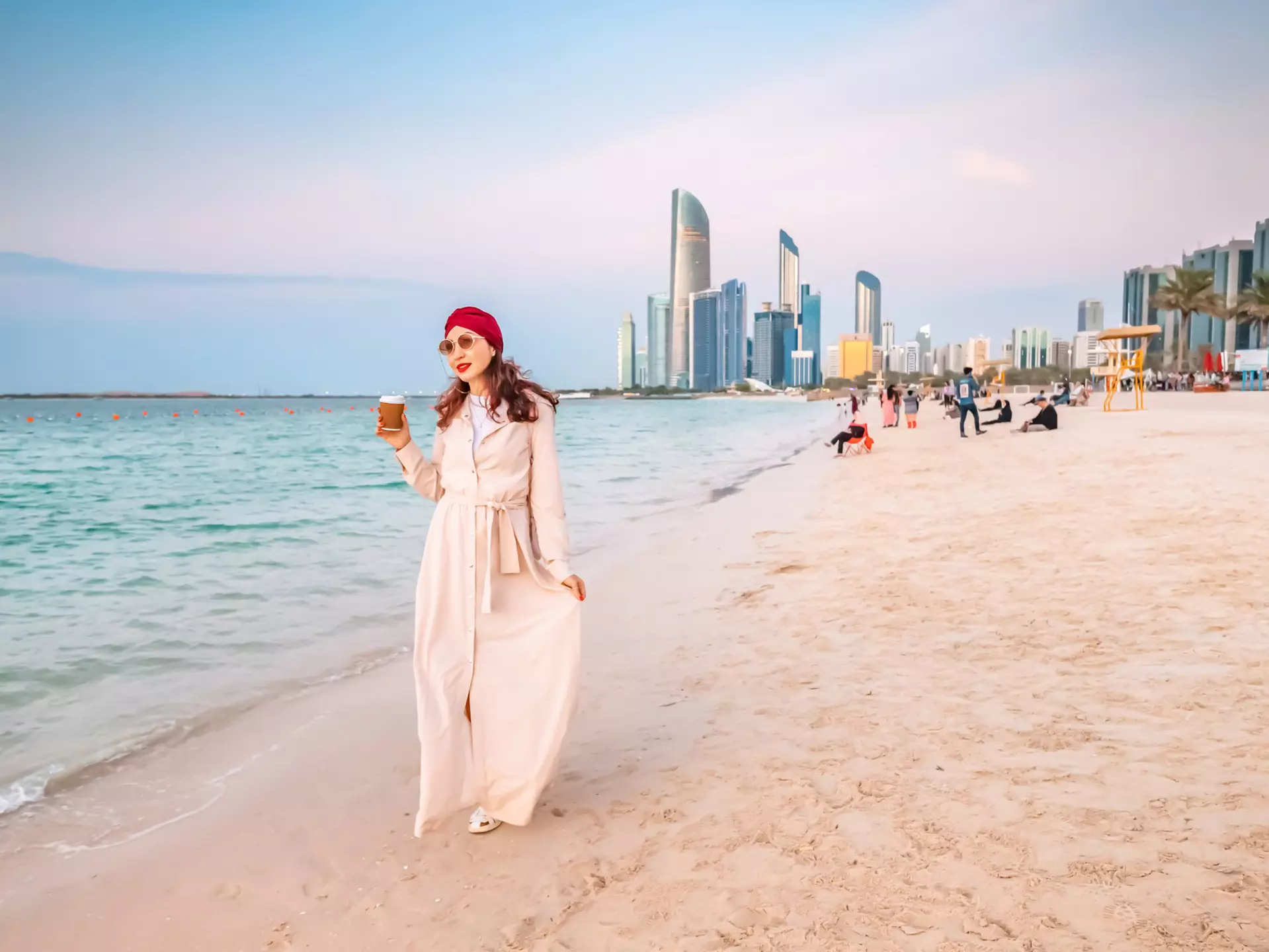 For beaches, culture, shopping and theme parks here are the best neighborhoods to explore in Abu Dhabi © frantic00 / Getty Images
