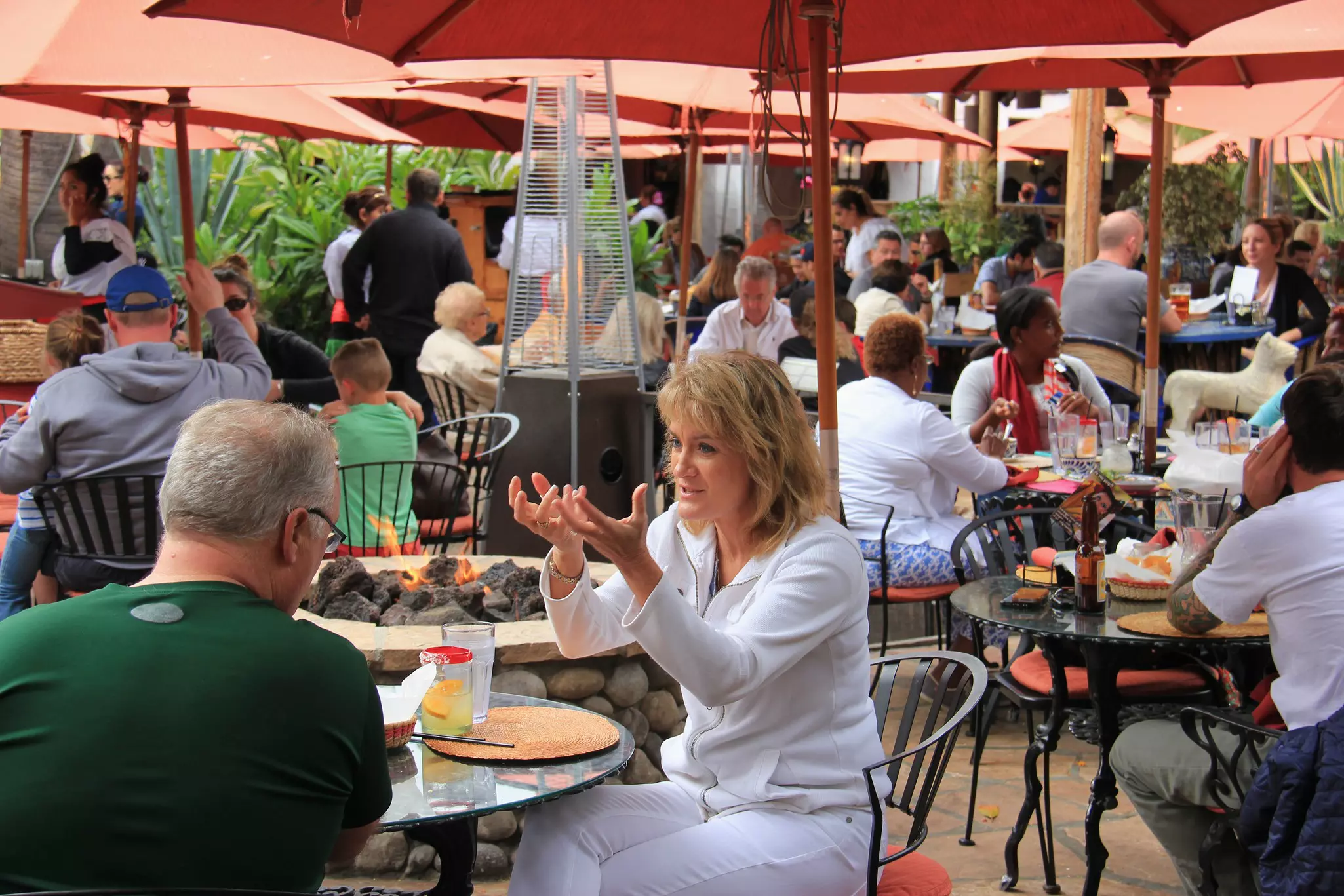 Patio dining takes advantage of San Diego's enviable weather © Idealphotographer / Shutterstock