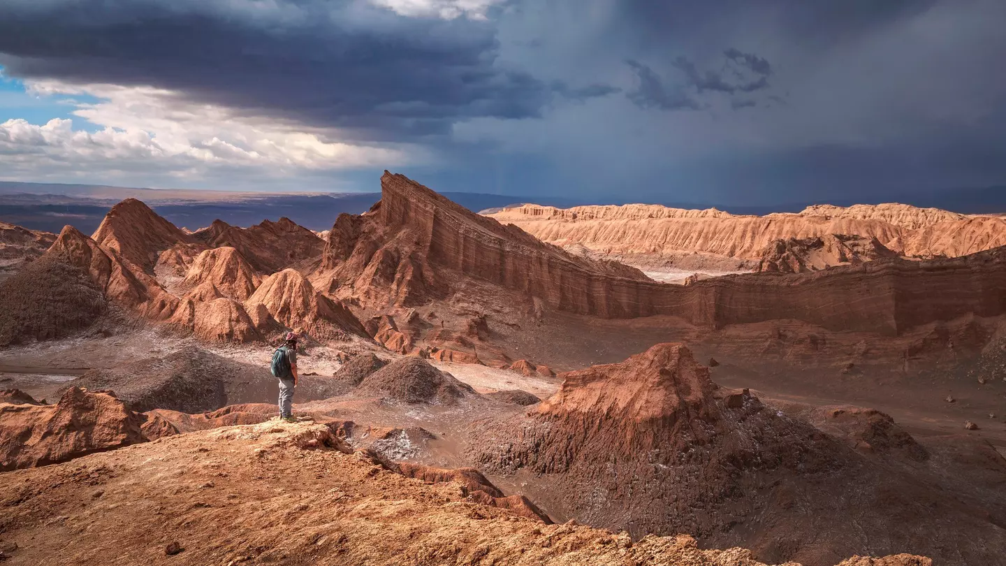 Looking out over the barren beauty of Gran Canaria's centre © Gran Canaria Natural and Active