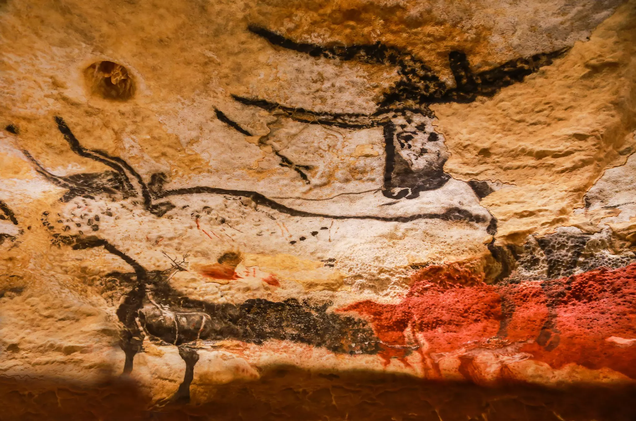 Images of animals, wall painting in the Lascaux Cave (UNESCO World Heritage List, 1979), Vezere Valley, France.